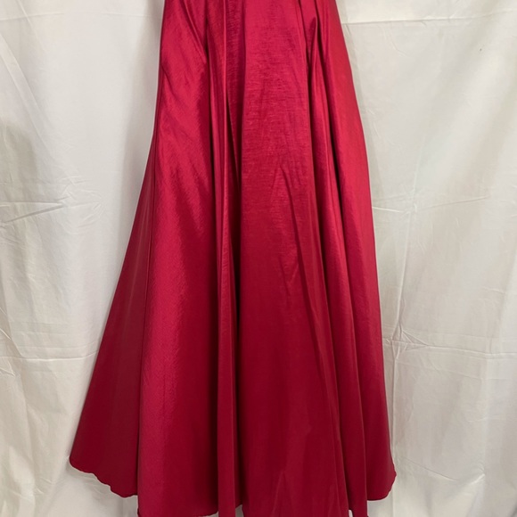 Alyce Paris haltered formal dress with open back - Picture 3 of 7